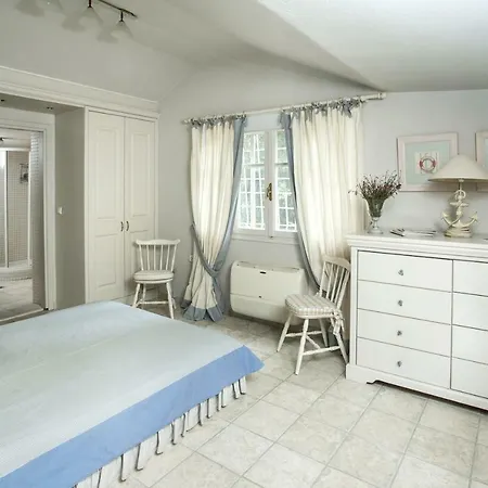 Villa Ilianna Száni-part