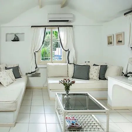Ilianna Villa *